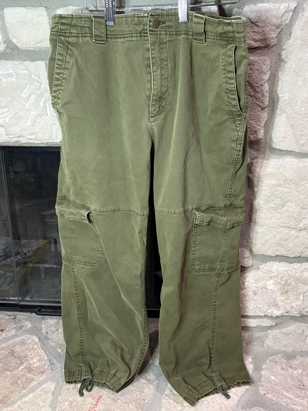 Old Navy Olive Green Cargo Capris with Drawcord Hems